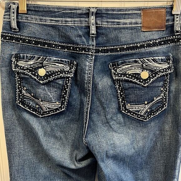 Maurices mid rise boot cut jeans - Picture 3 of 5